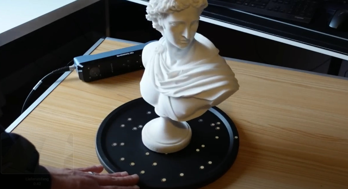 Manbo video cover: Scanning a sculpture with EINSTAR 3D scanner.